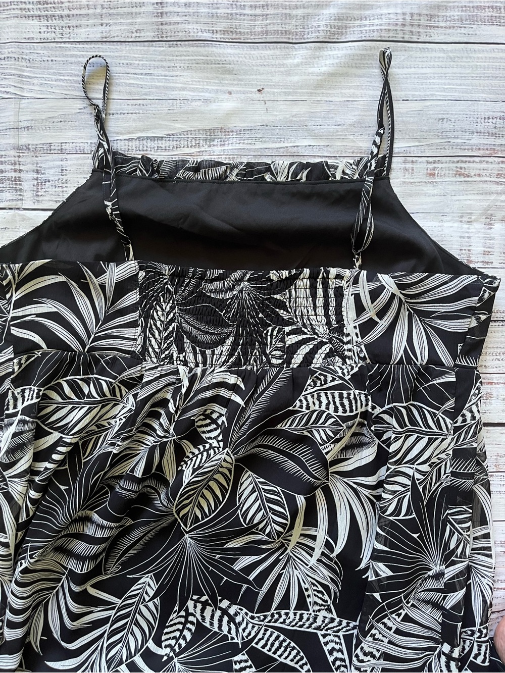 Banana Republic Black & Tan/White Smocked Maxi Dress Palm Leaves Tropical XL - Picture 4 of 7